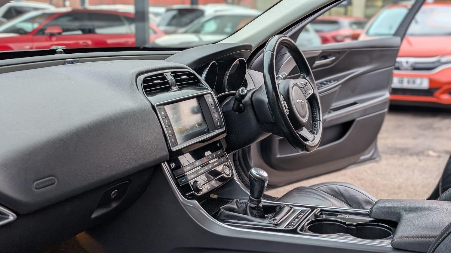 Used Jaguar XE 2016 for sale - 77333293: Photo 12