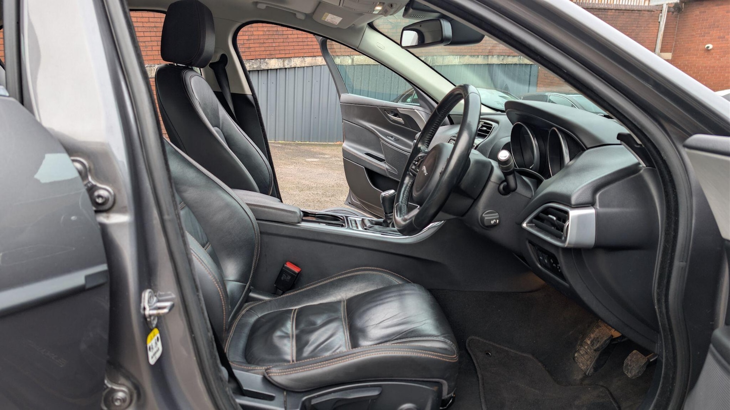 Used Jaguar XE 2016 for sale - 77333293: Photo 13