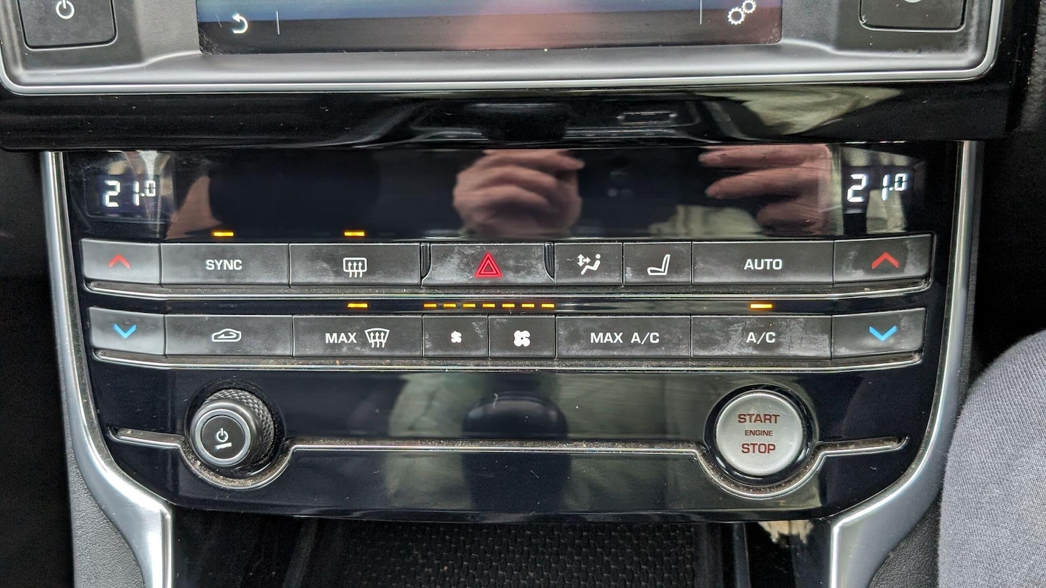 Used Jaguar XE 2016 for sale - 77333293: Photo 22