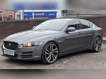 Used Jaguar XE 2016 for sale - 77333293: Photo