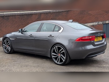 Used Jaguar XE 2016 for sale - 77333293: Photo