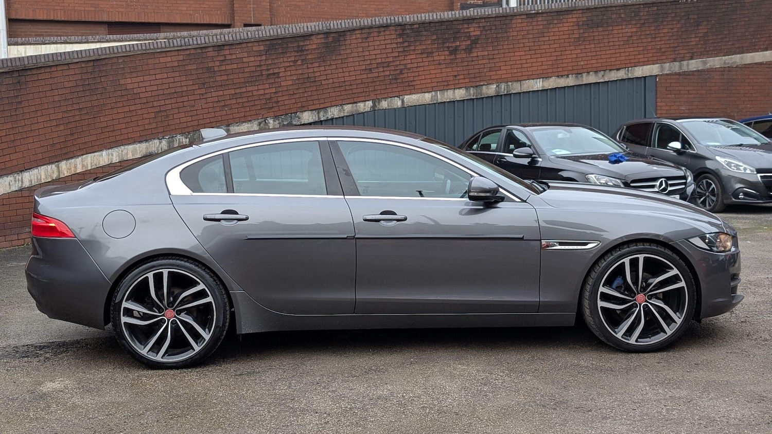 Used Jaguar XE 2016 for sale - 77333293: Photo 8