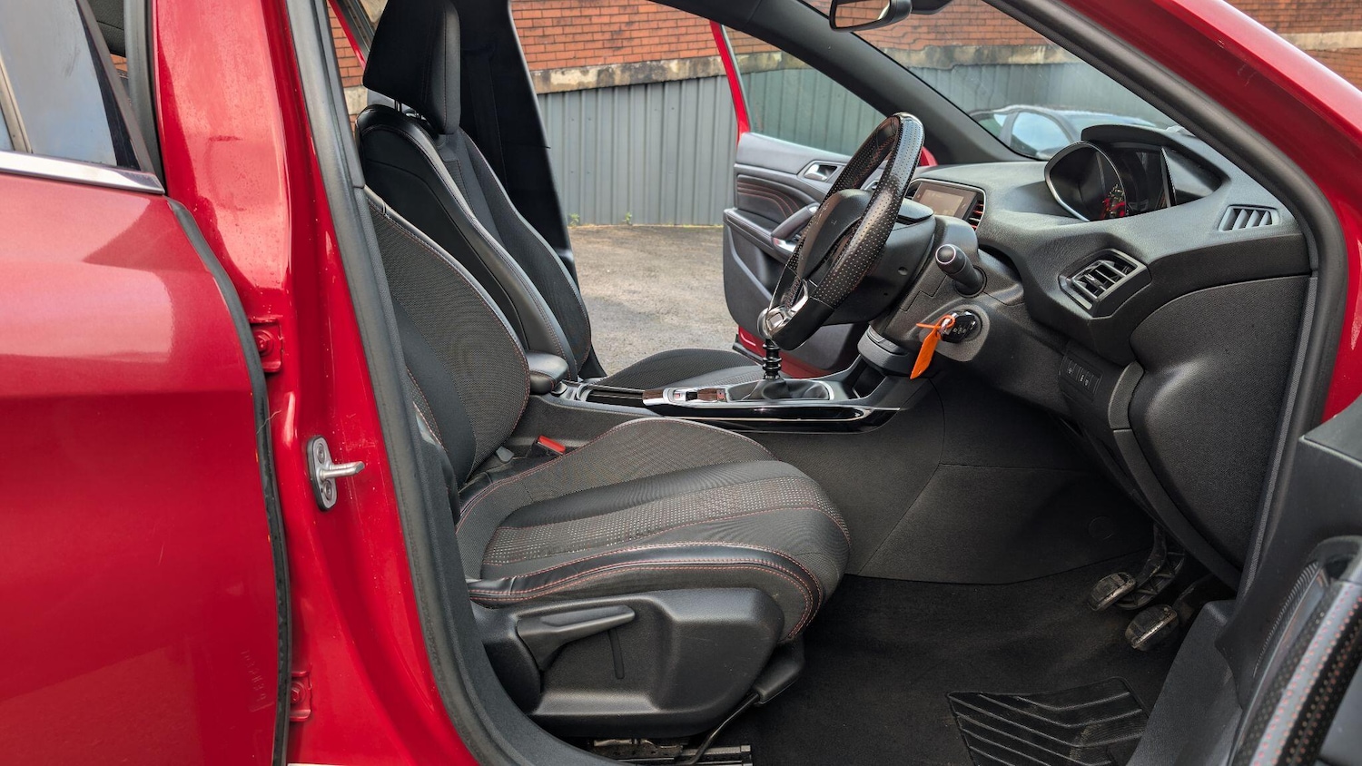 Used Peugeot 308 2017 for sale - 77022901: Photo 16