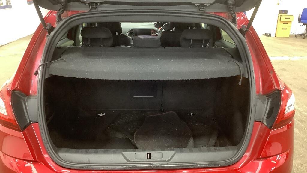 Used Peugeot 308 2017 for sale - 77022901: Photo 8