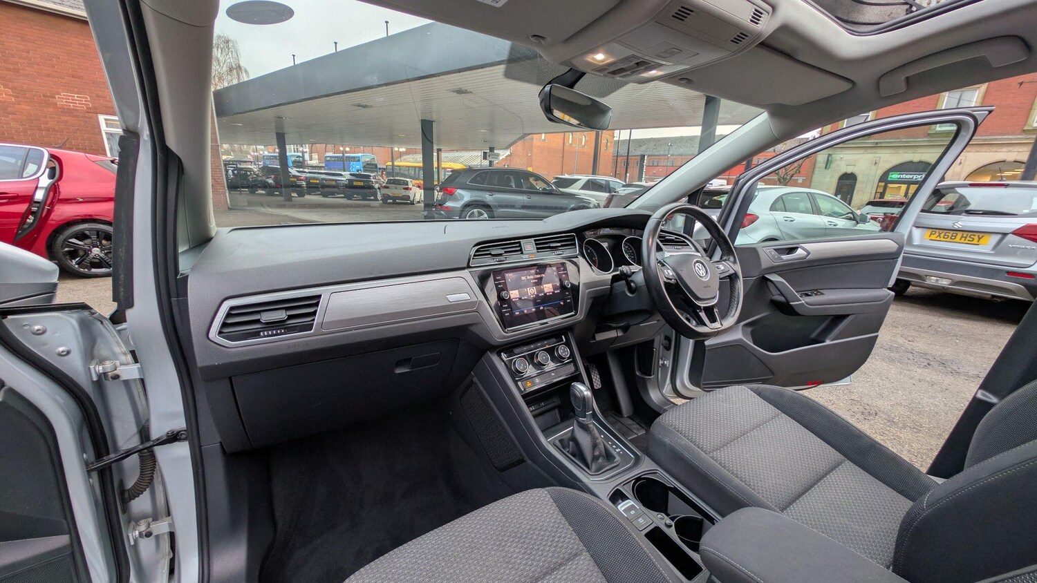 Used Volkswagen Touran 2018 for sale - 77022915: Photo 14