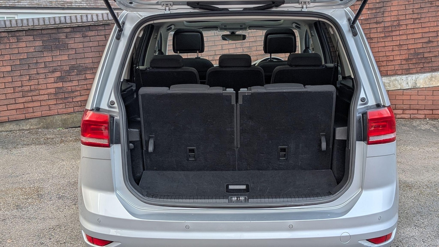 Used Volkswagen Touran 2018 for sale - 77022915: Photo 32