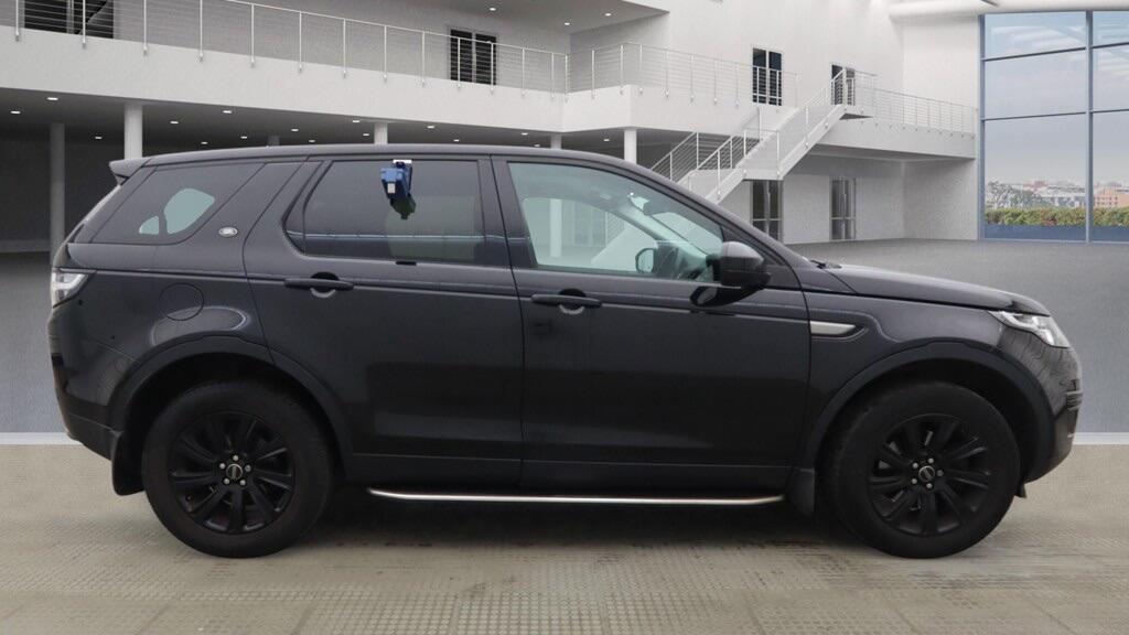 Used Land Rover Discovery Sport 2016 for sale - 77393036: Photo 5