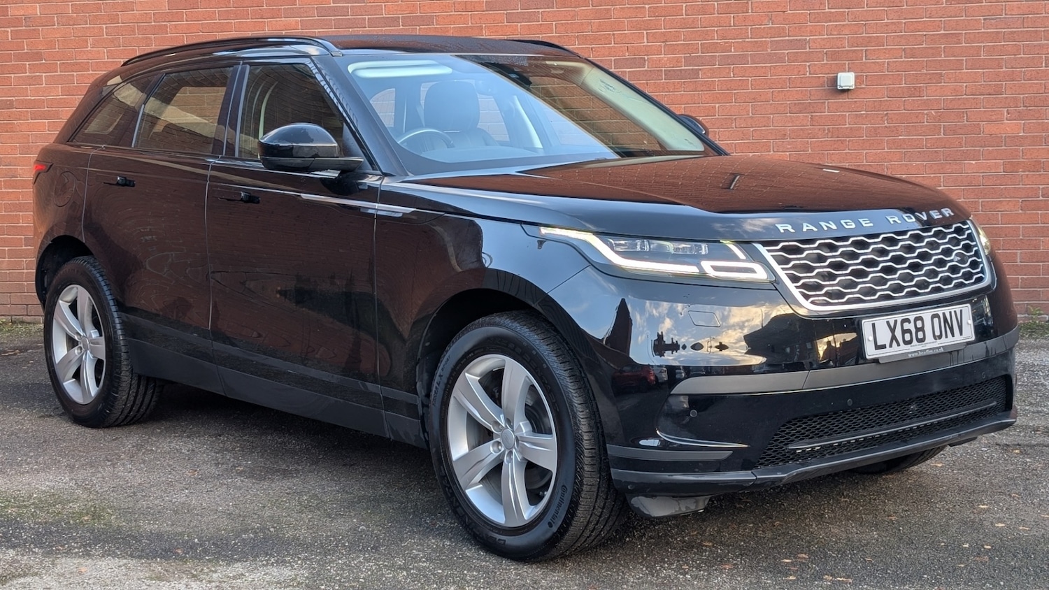 Used Land Rover Range Rover Velar 2018 for sale - 76893323: Photo 1