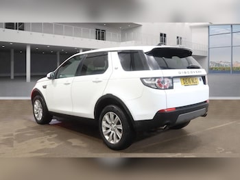 Used Land Rover Discovery Sport 2016 for sale - 77855865: Photo