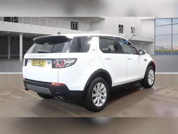 Used Land Rover Discovery Sport 2016 for sale - 77855865: Photo