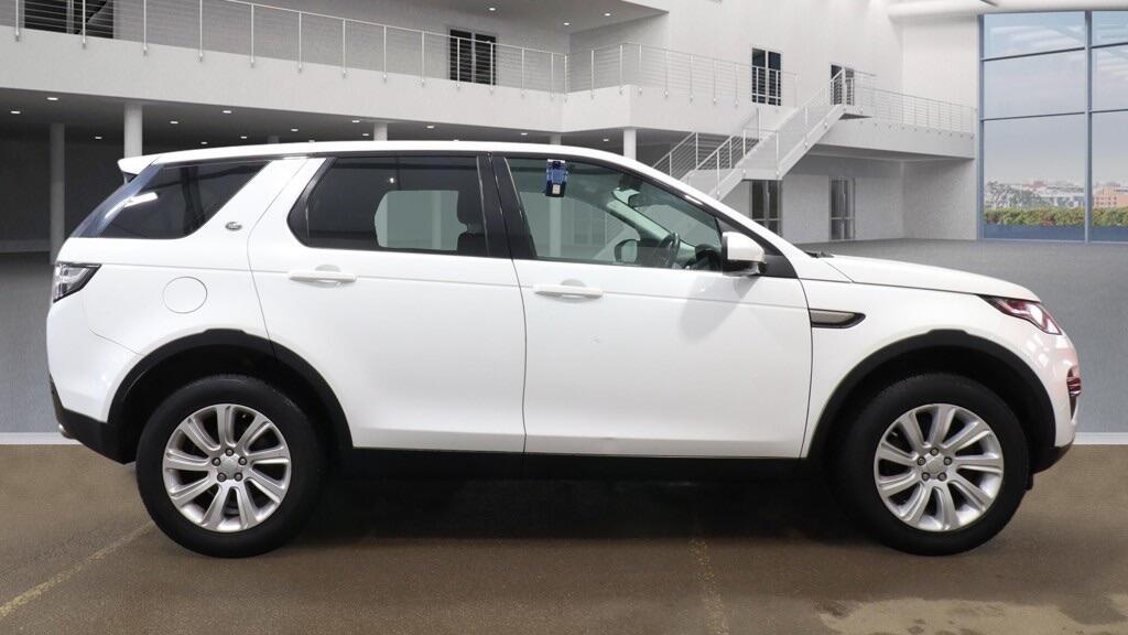 Used Land Rover Discovery Sport 2016 for sale - 77855865: Photo 5
