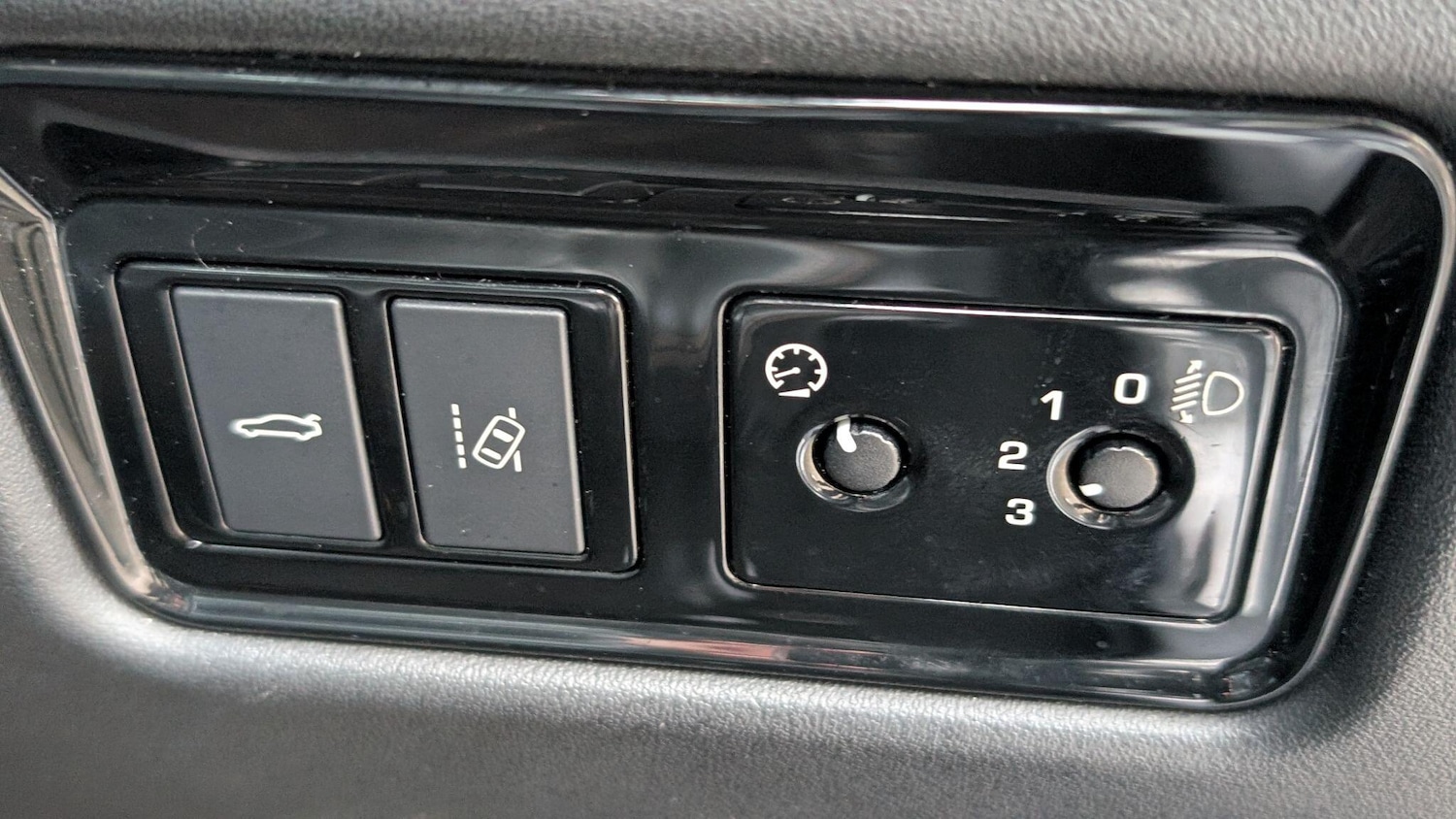 Used Jaguar XE 2016 for sale - 77638215: Photo 17