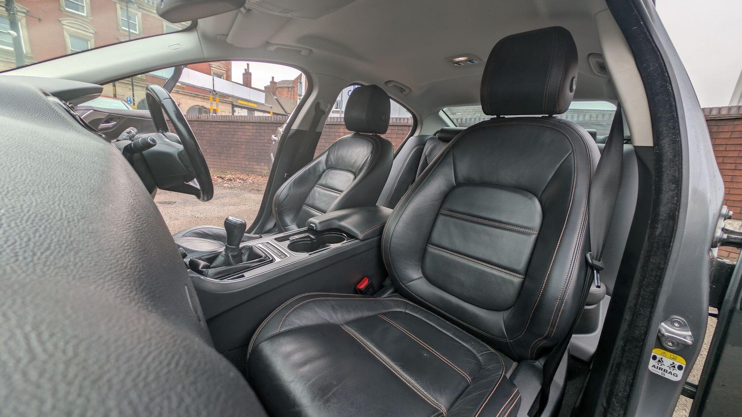 Used Jaguar XE 2016 for sale - 77638215: Photo 27