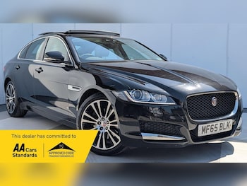 Used Jaguar XF 2015 for sale - 78994886: Photo