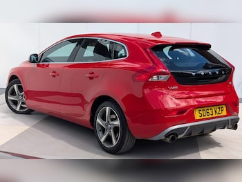 Used Volvo V40 2013 for sale - 79485797: Photo