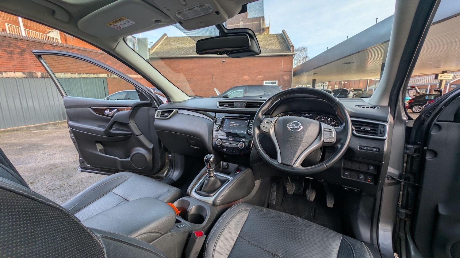 Used Nissan Qashqai 2015 for sale - 77022891: Photo 11