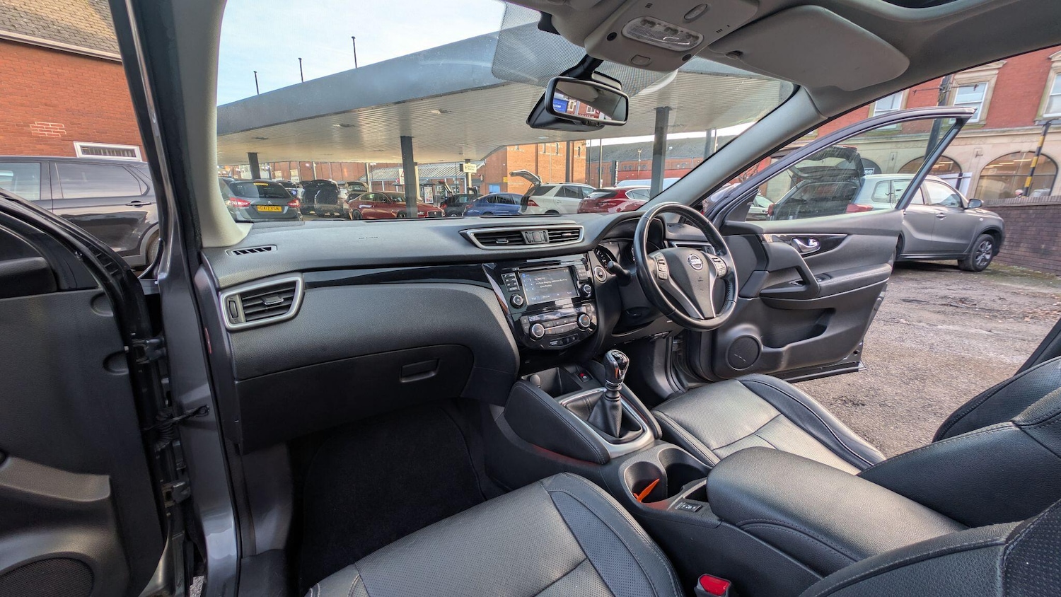 Used Nissan Qashqai 2015 for sale - 77022891: Photo 12