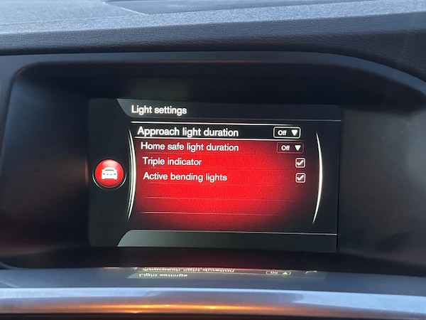Used Volvo V60 2016 for sale - 75751683: Photo 24