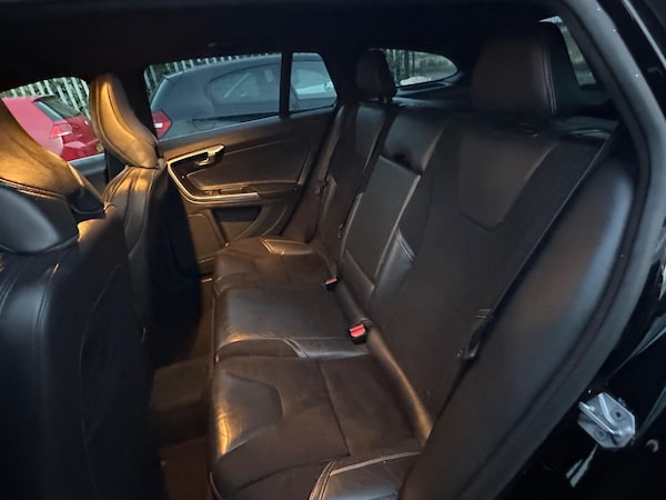 Used Volvo V60 2016 for sale - 75751683: Photo 38