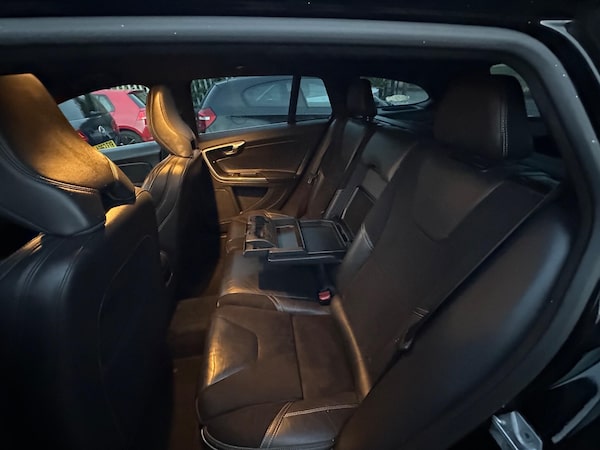 Used Volvo V60 2016 for sale - 75751683: Photo 39