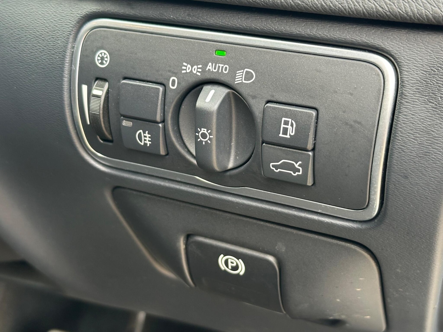 Used Volvo V60 2016 for sale - 76094091: Photo 14