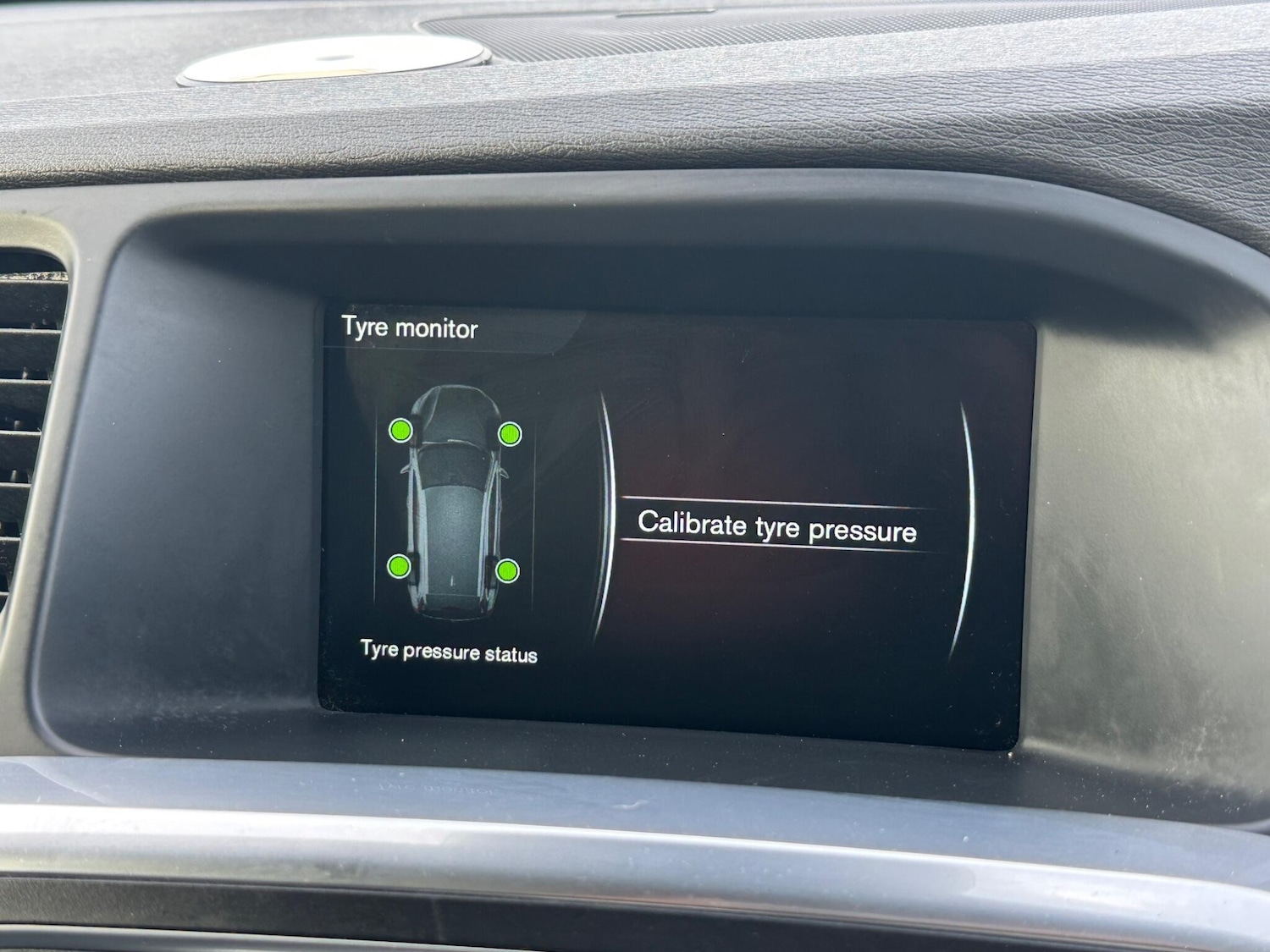 Used Volvo V60 2016 for sale - 76094091: Photo 41