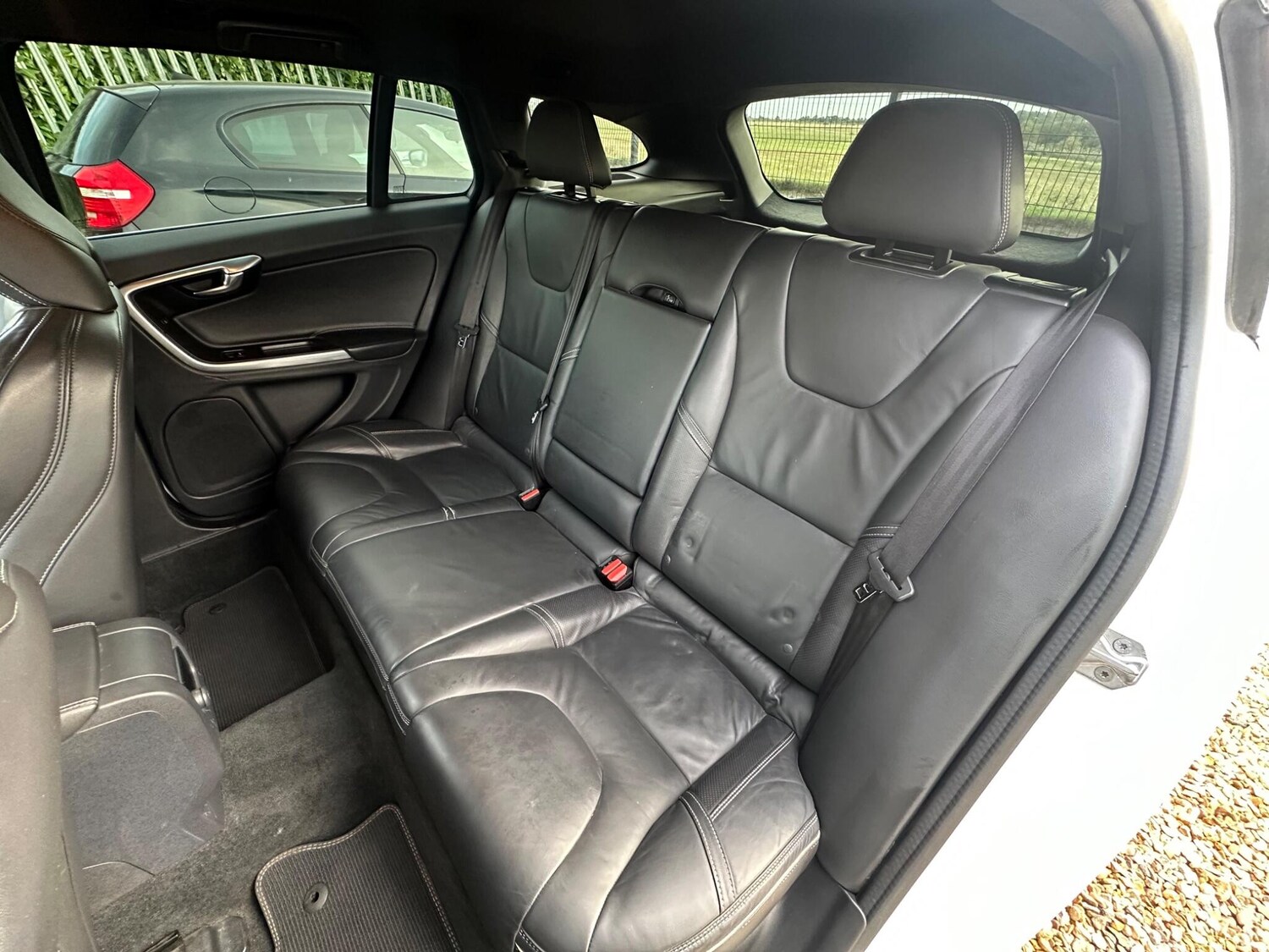 Used Volvo V60 2016 for sale - 76094091: Photo 57