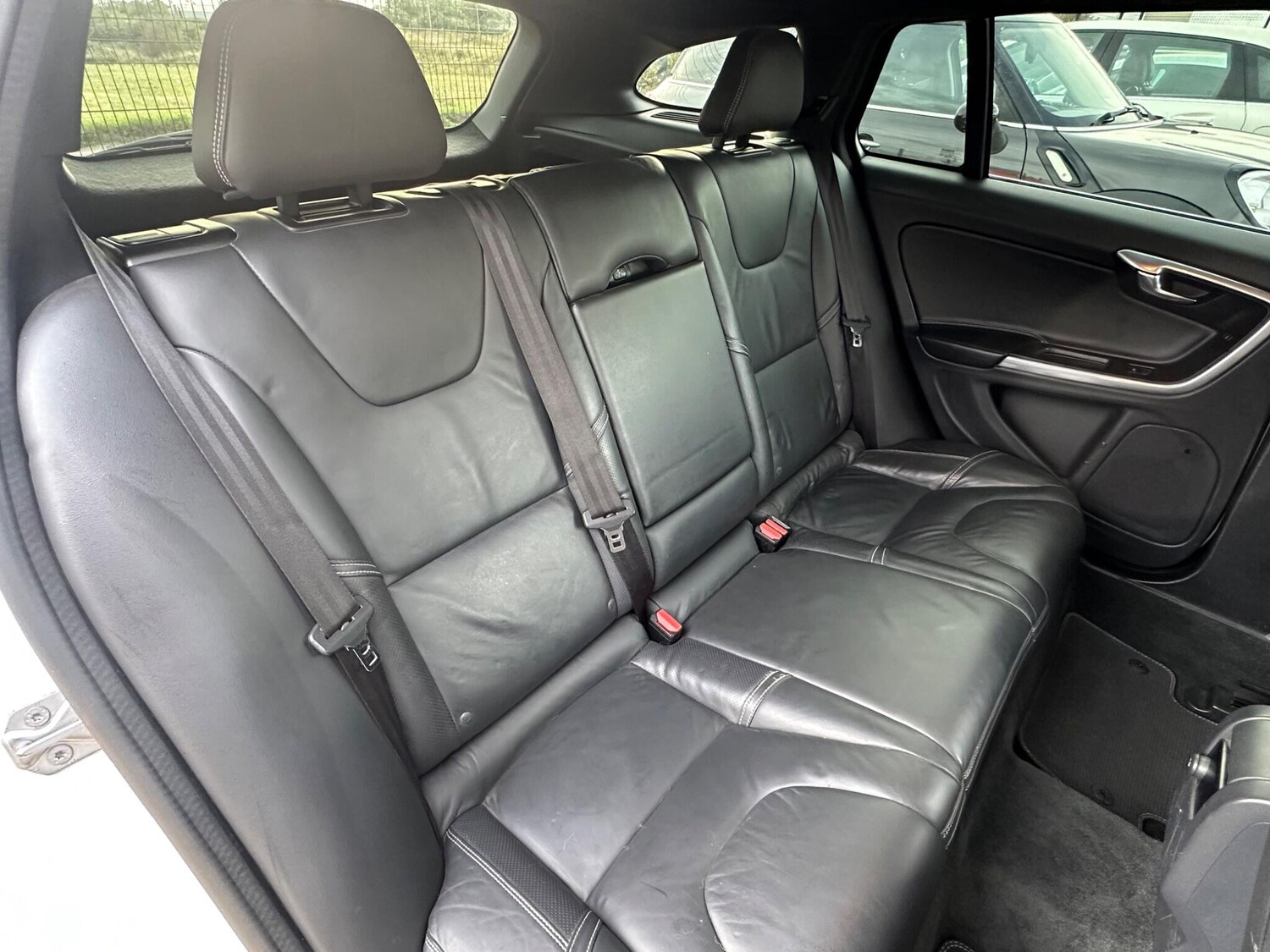 Used Volvo V60 2016 for sale - 76094091: Photo 61