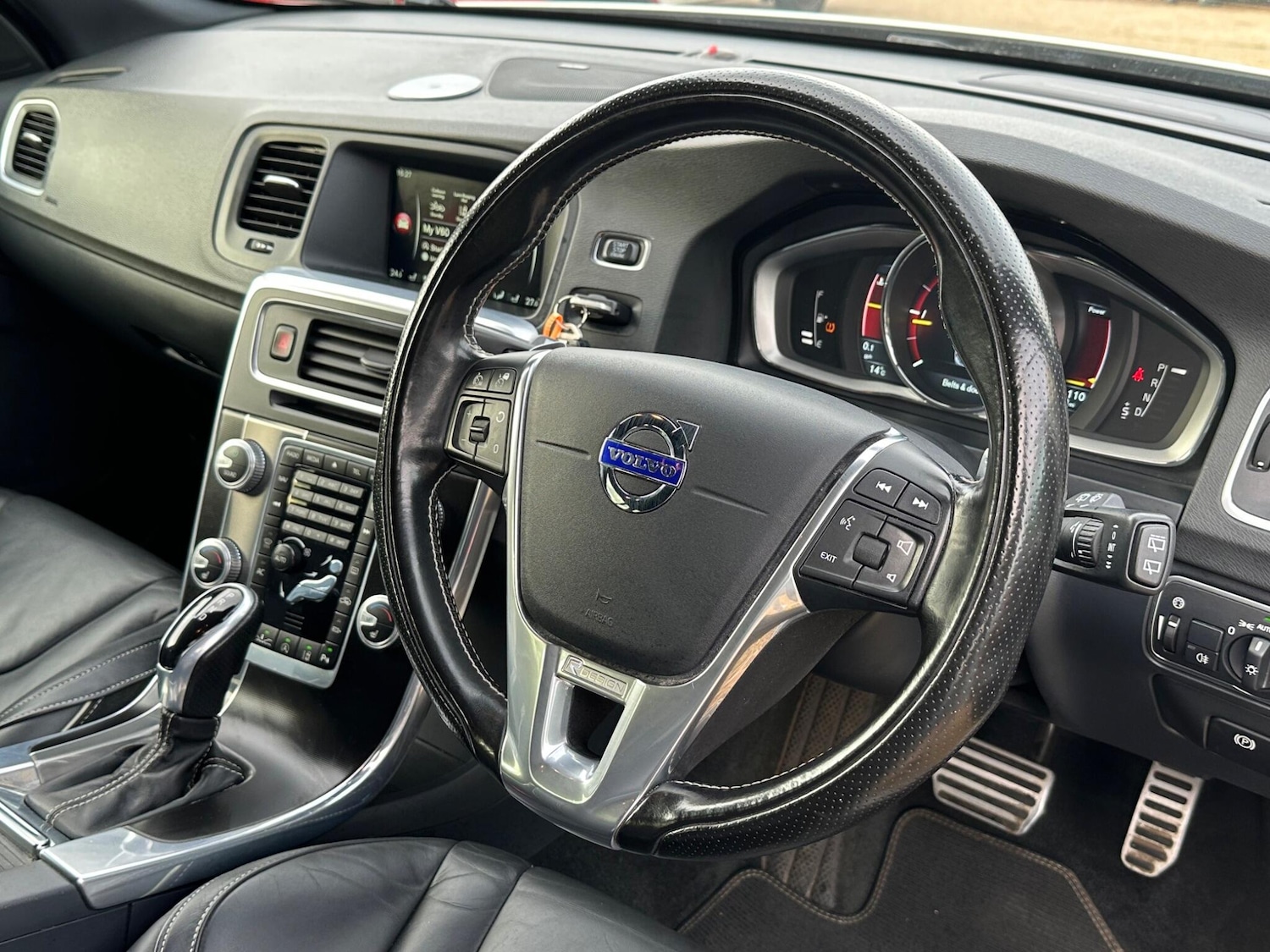 Used Volvo V60 2016 for sale - 76094091: Photo 62