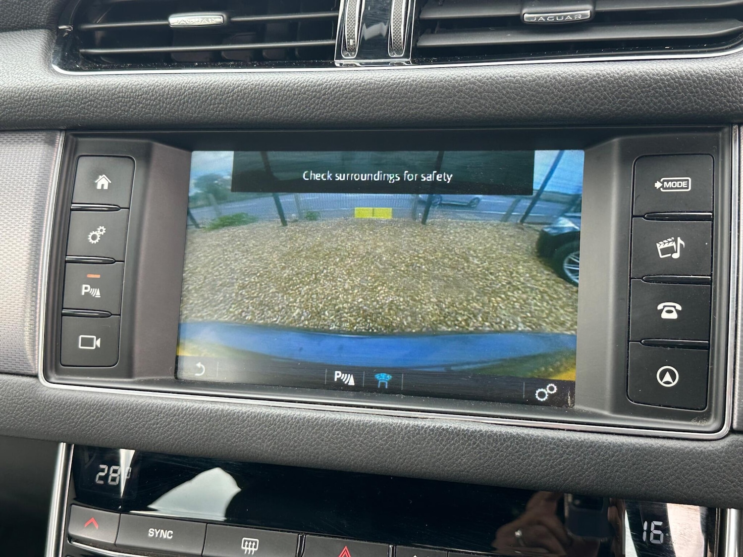 Used Jaguar XF 2016 for sale - 75751666: Photo 18