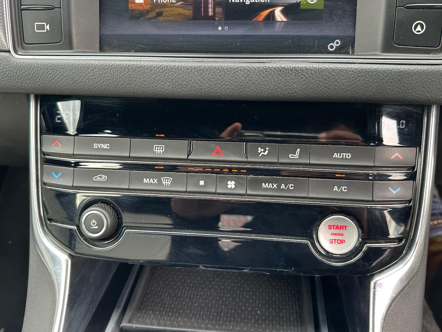 Used Jaguar XF 2016 for sale - 75751666: Photo 24