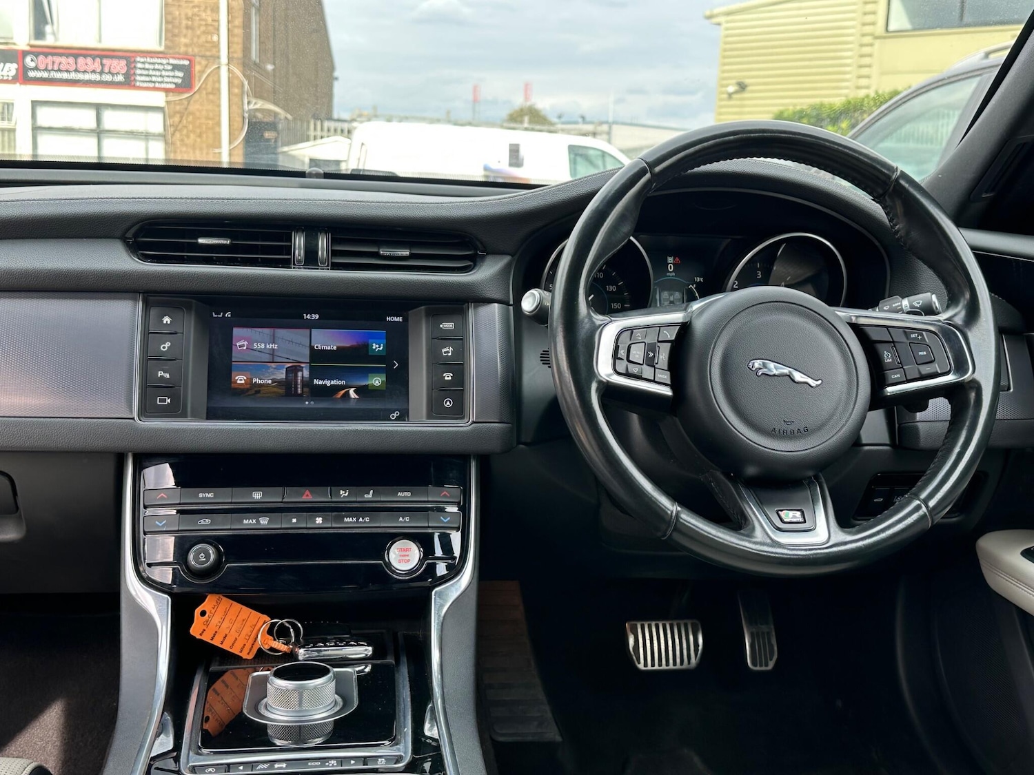 Used Jaguar XF 2016 for sale - 75751666: Photo 28