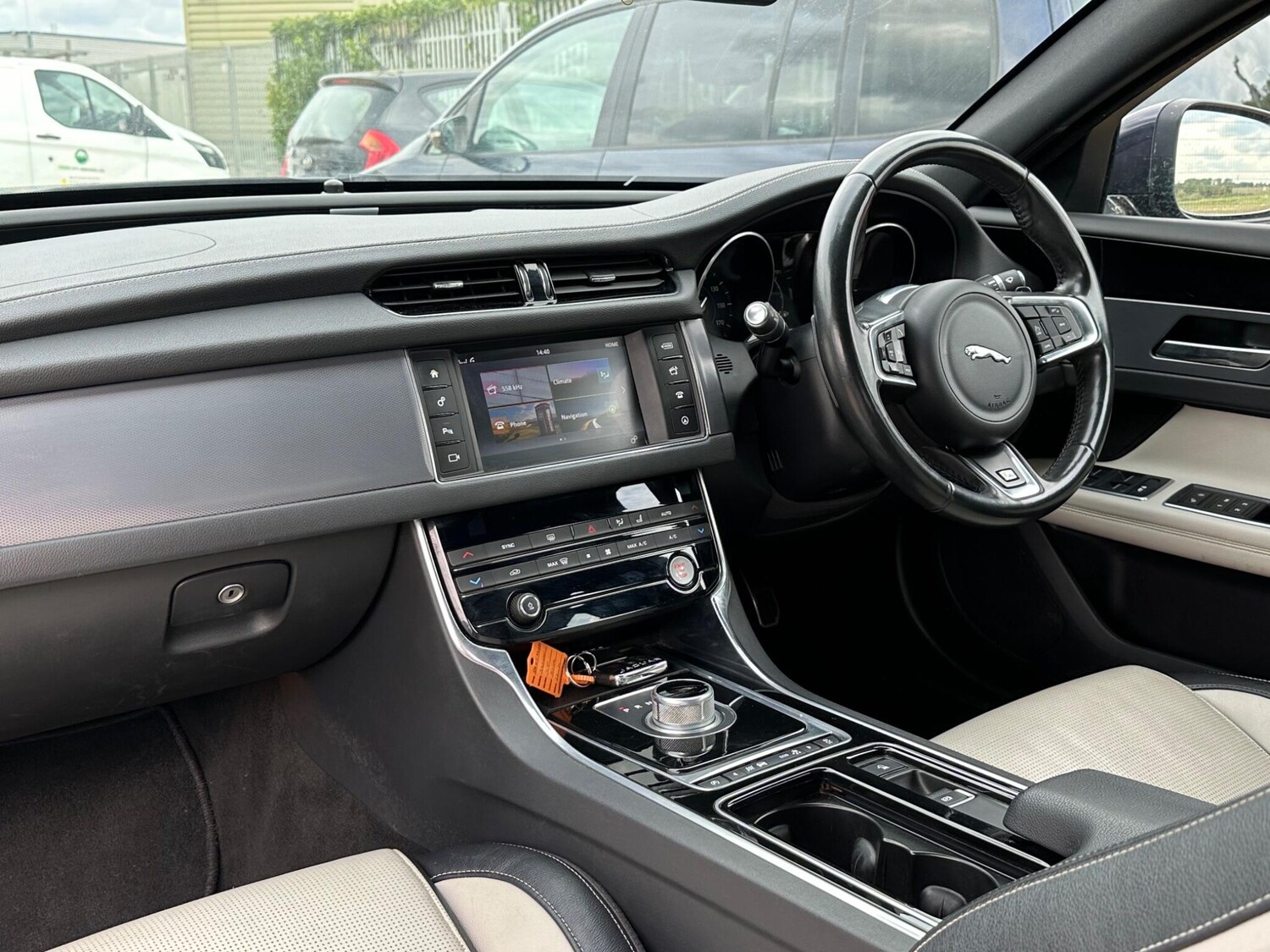 Used Jaguar XF 2016 for sale - 75751666: Photo 30