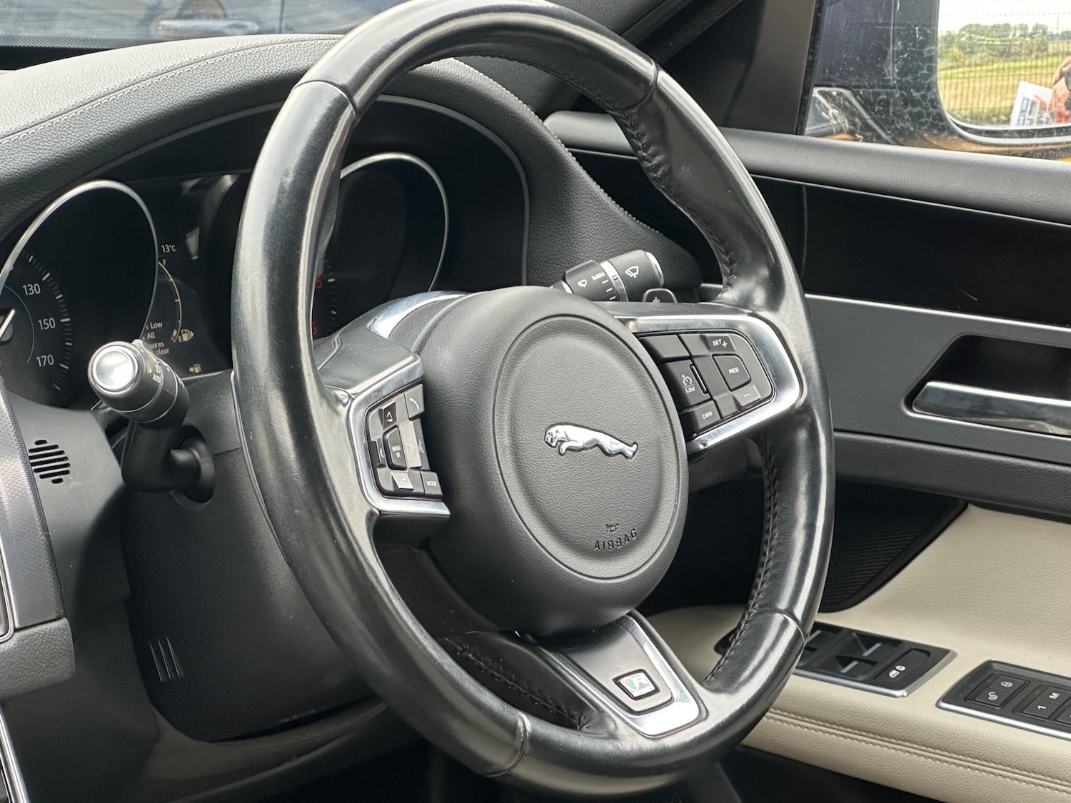 Used Jaguar XF 2016 for sale - 75751666: Photo 35