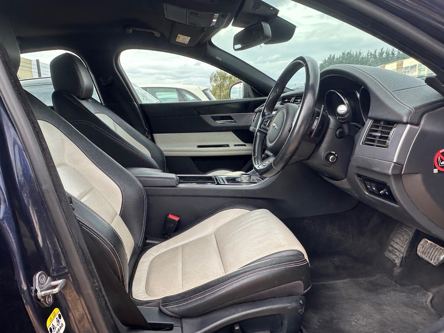 Used Jaguar XF 2016 for sale - 75751666: Photo 9