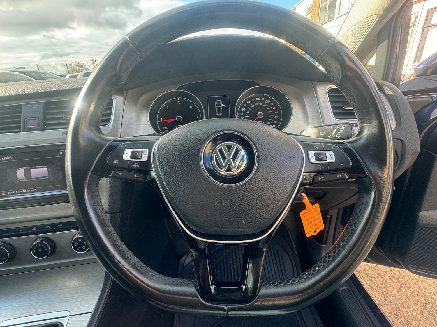 Used Volkswagen Golf 2015 for sale - 76987851: Photo 16
