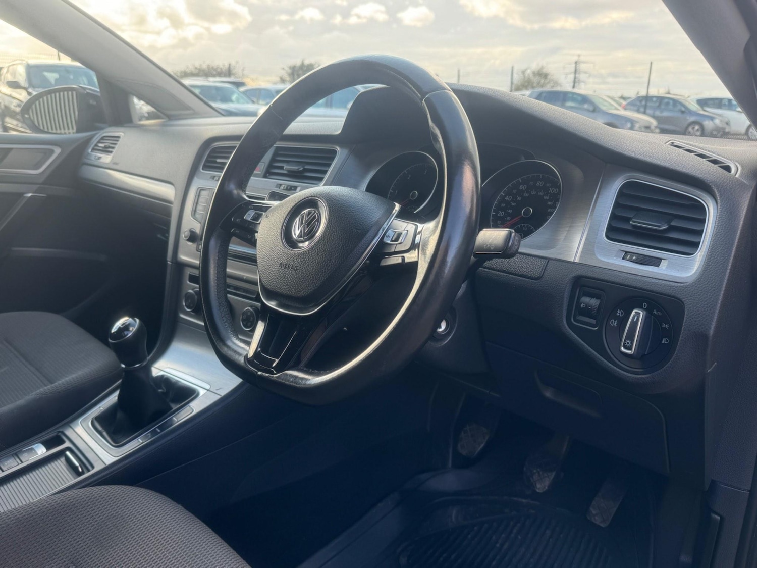 Used Volkswagen Golf 2015 for sale - 76987851: Photo 9