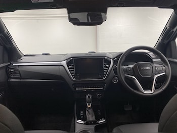 Used Isuzu D-Max 2024 for sale - 77210621: Photo