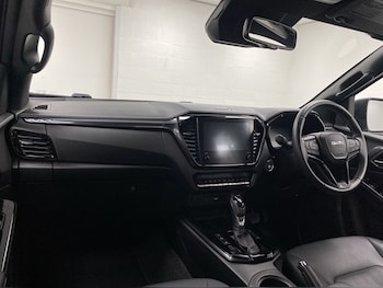 Used Isuzu D-Max 2024 for sale - 77210634: Photo