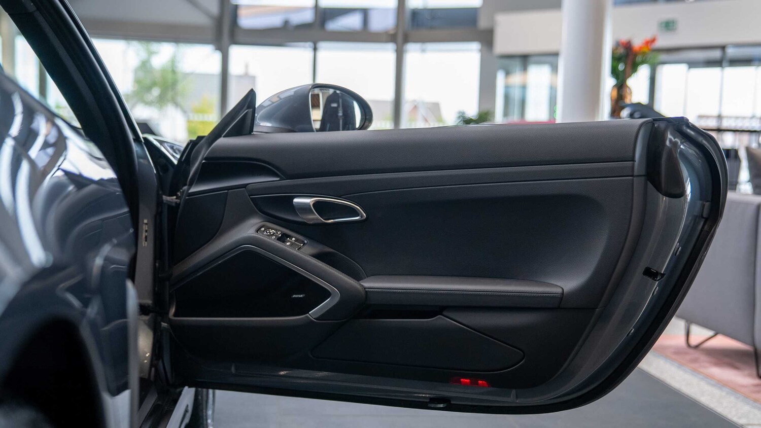 Used Porsche Cayman 2025 for sale - 76475767: Photo 12