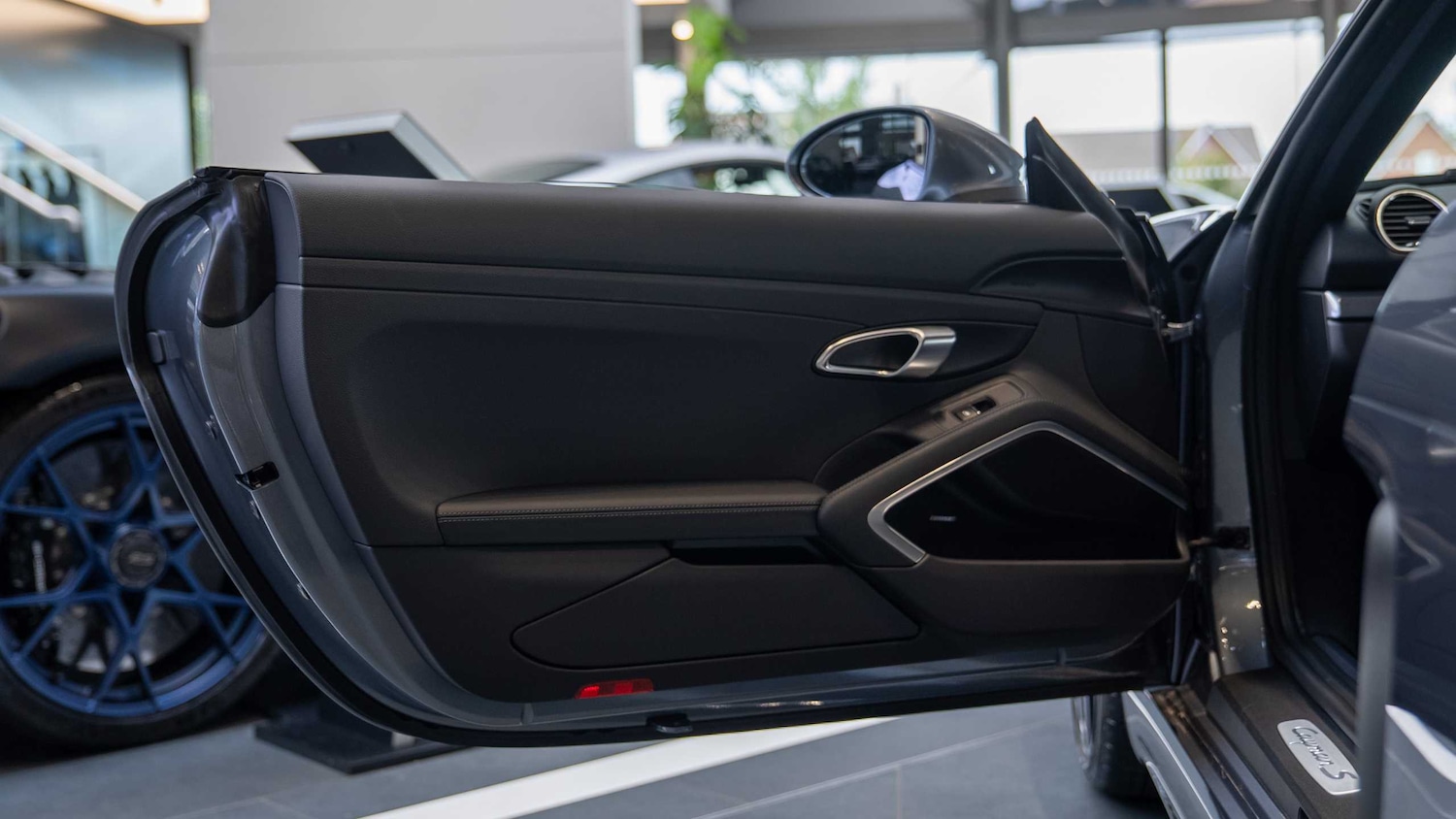 Used Porsche Cayman 2025 for sale - 76475767: Photo 13