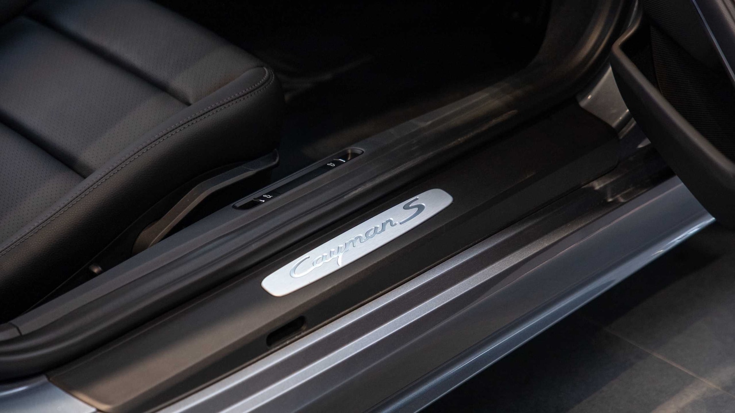 Used Porsche Cayman 2025 for sale - 76475767: Photo 15