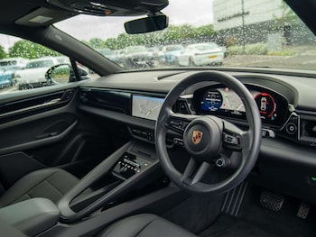 Used Porsche Macan 2024 for sale - 78845501: Photo
