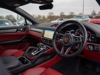 Used Porsche Cayenne 2023 for sale - 77811057: Photo