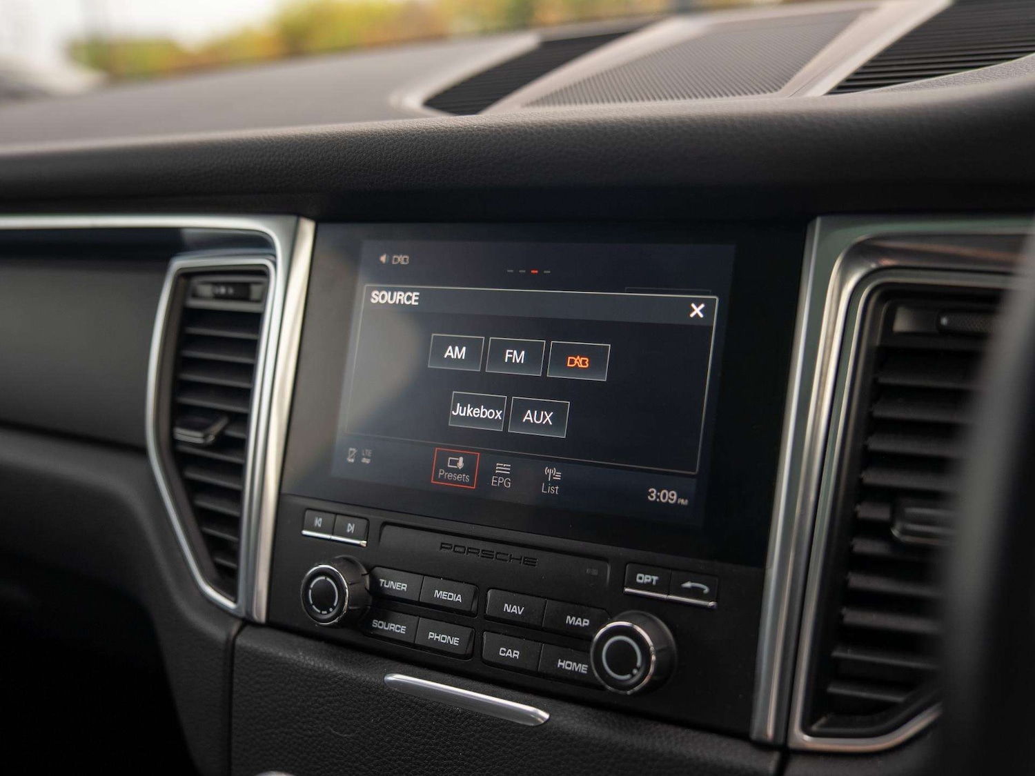 Used Porsche Macan 2017 for sale - 76553258: Photo 14