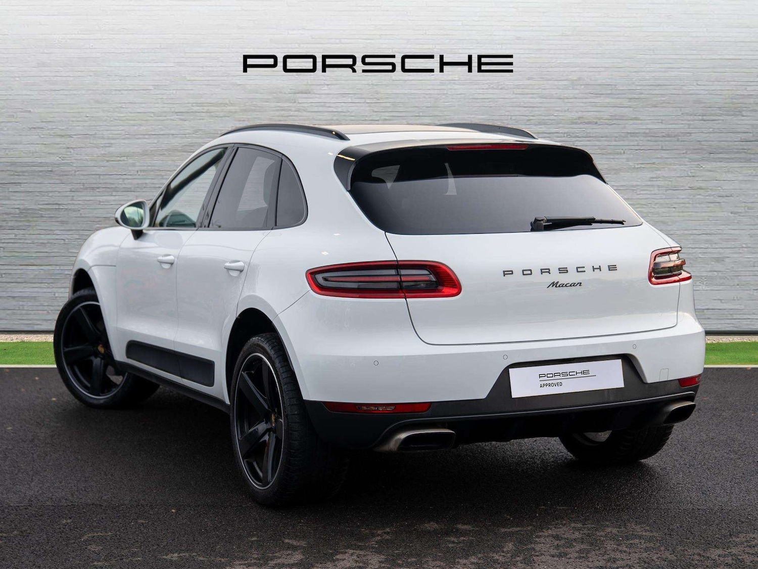 Used Porsche Macan 2017 for sale - 76553258: Photo 2