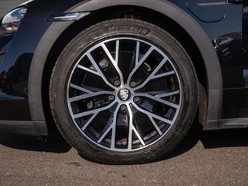 Used Porsche Taycan 2022 for sale - 78023919: Photo