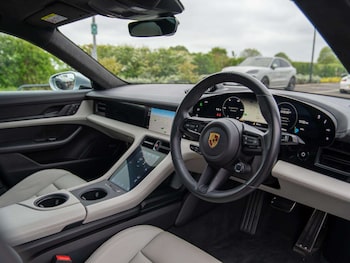 Used Porsche Taycan 2021 for sale - 78507520: Photo