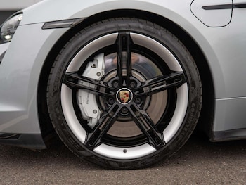 Used Porsche Taycan 2021 for sale - 78507520: Photo