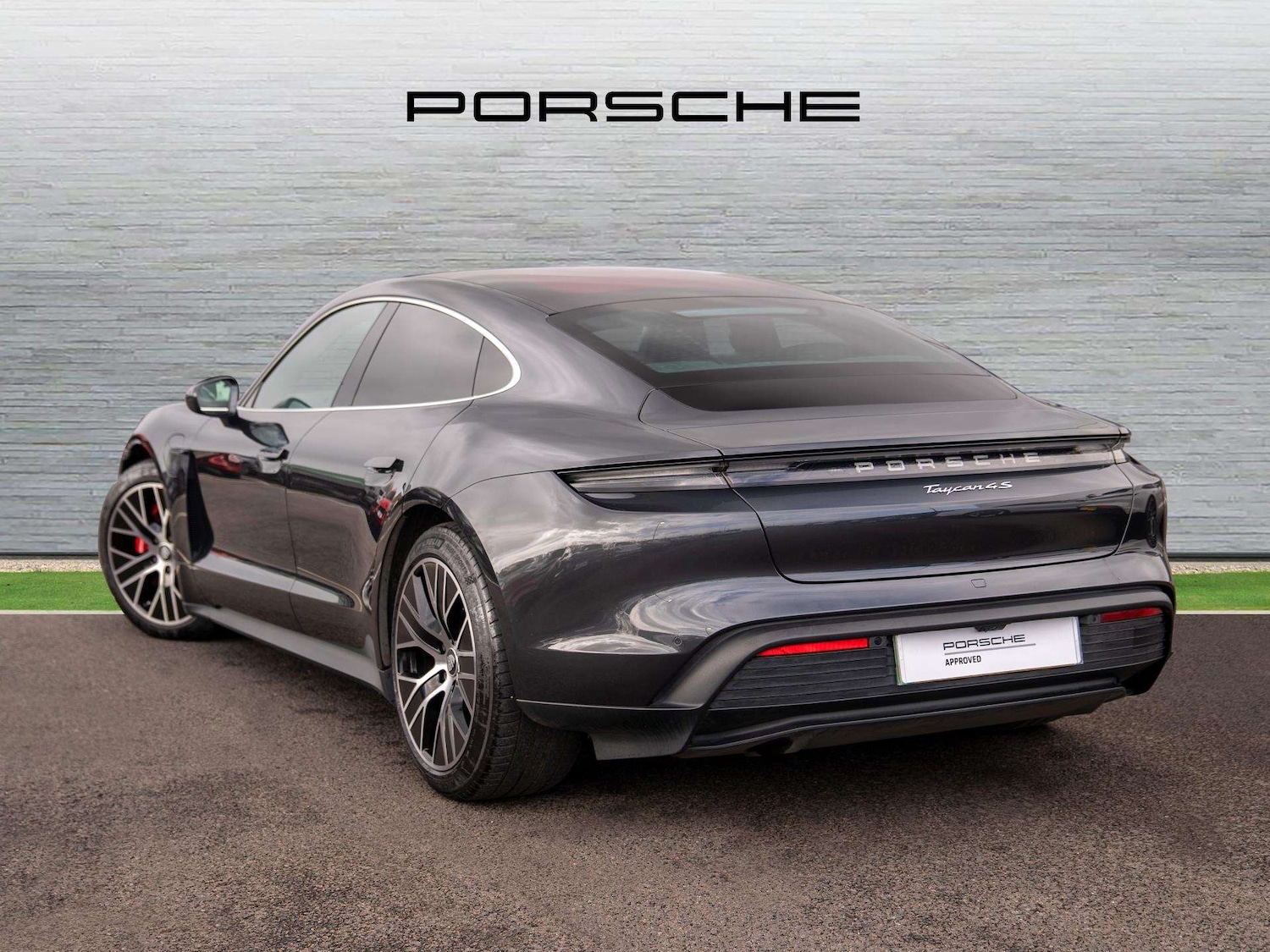 Used Porsche Taycan 2021 for sale - 78089949: Photo 2